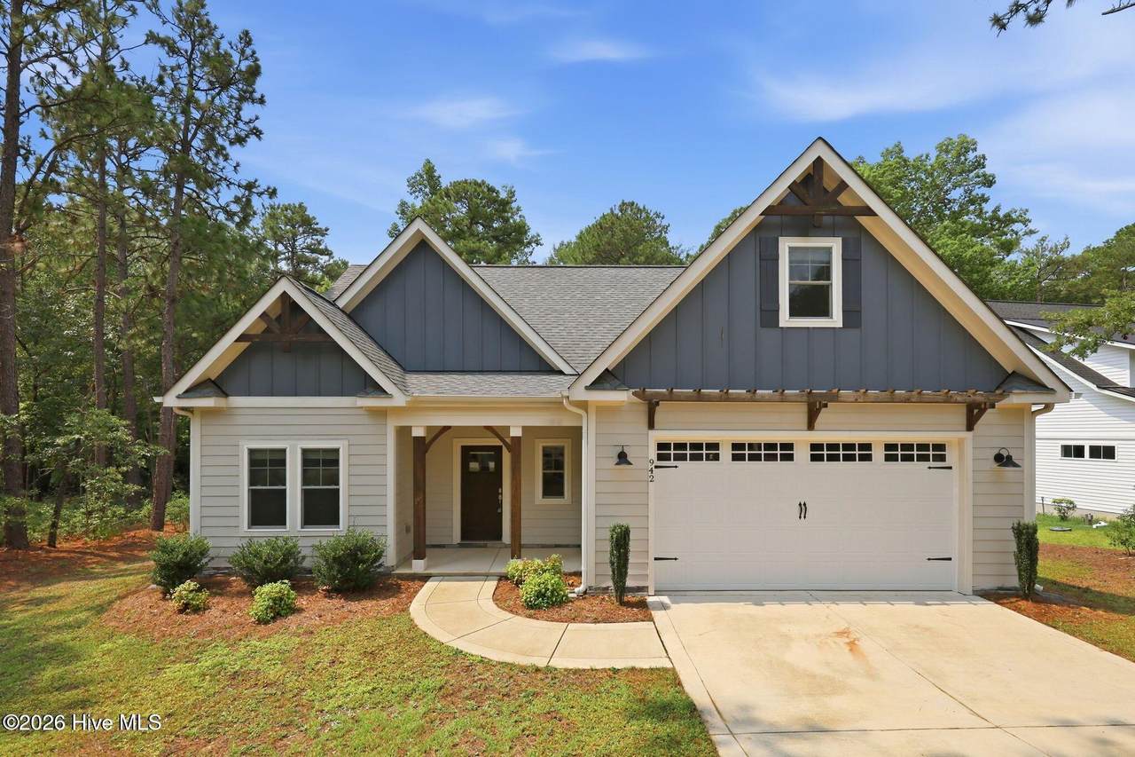 942 Greenbriar Drive - Photo 1