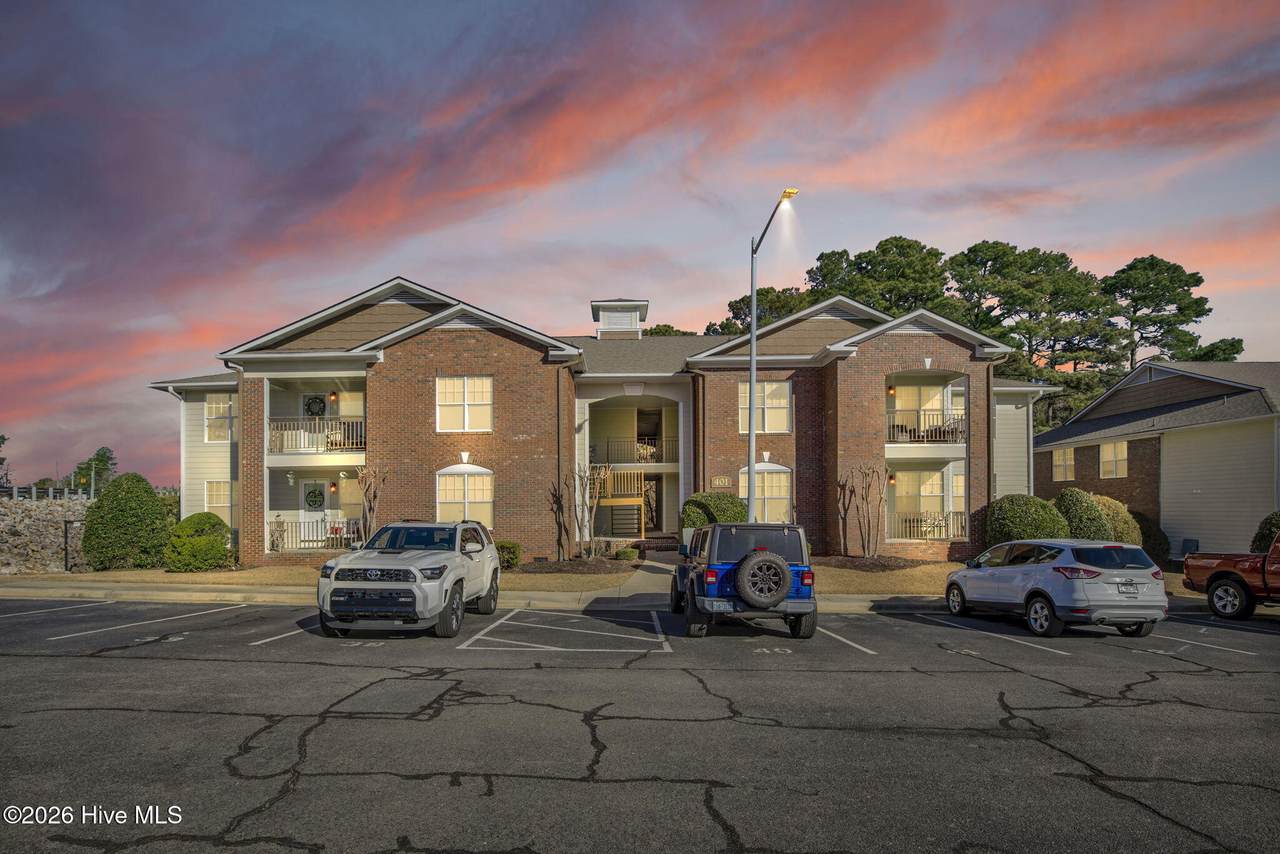 401 Meadowland Court - Photo 1