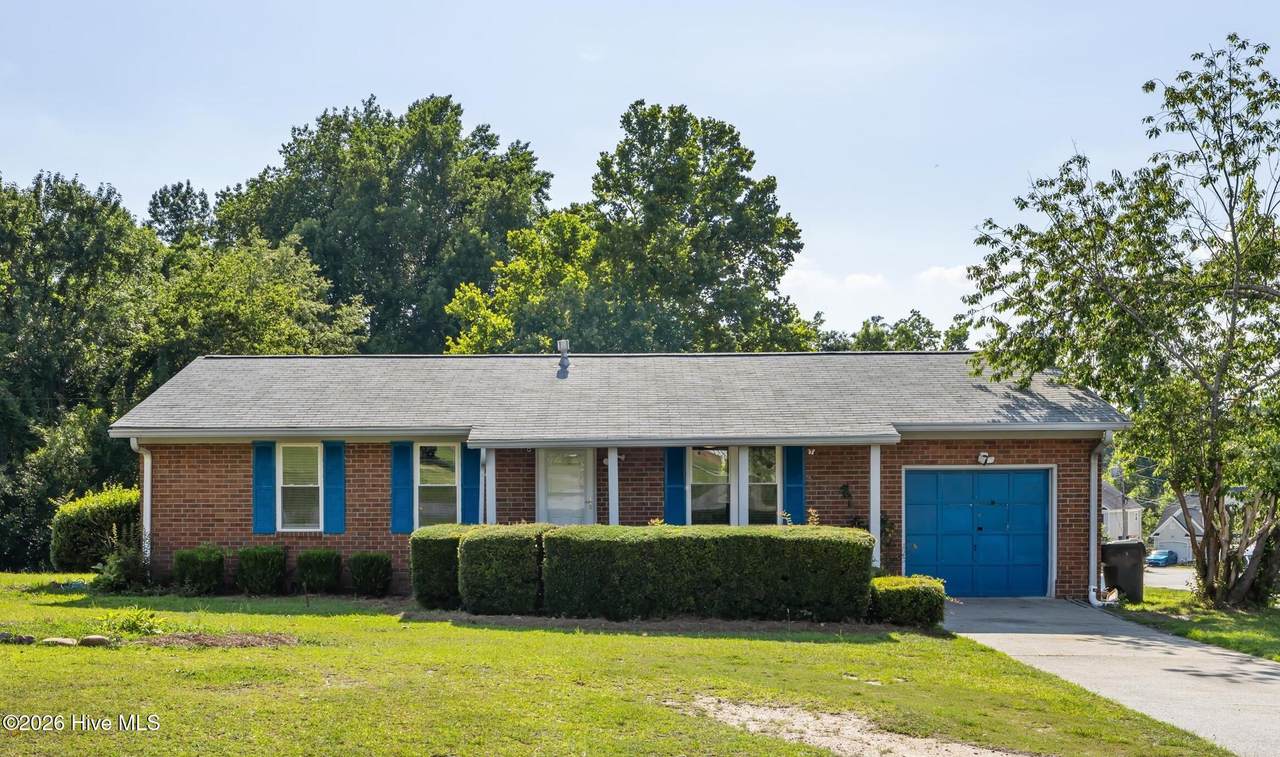 914 Sycamore Drive - Photo 1