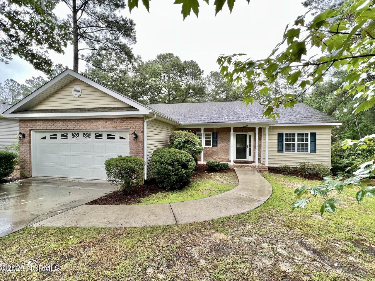 150 Sandhills Circle - Photo 1