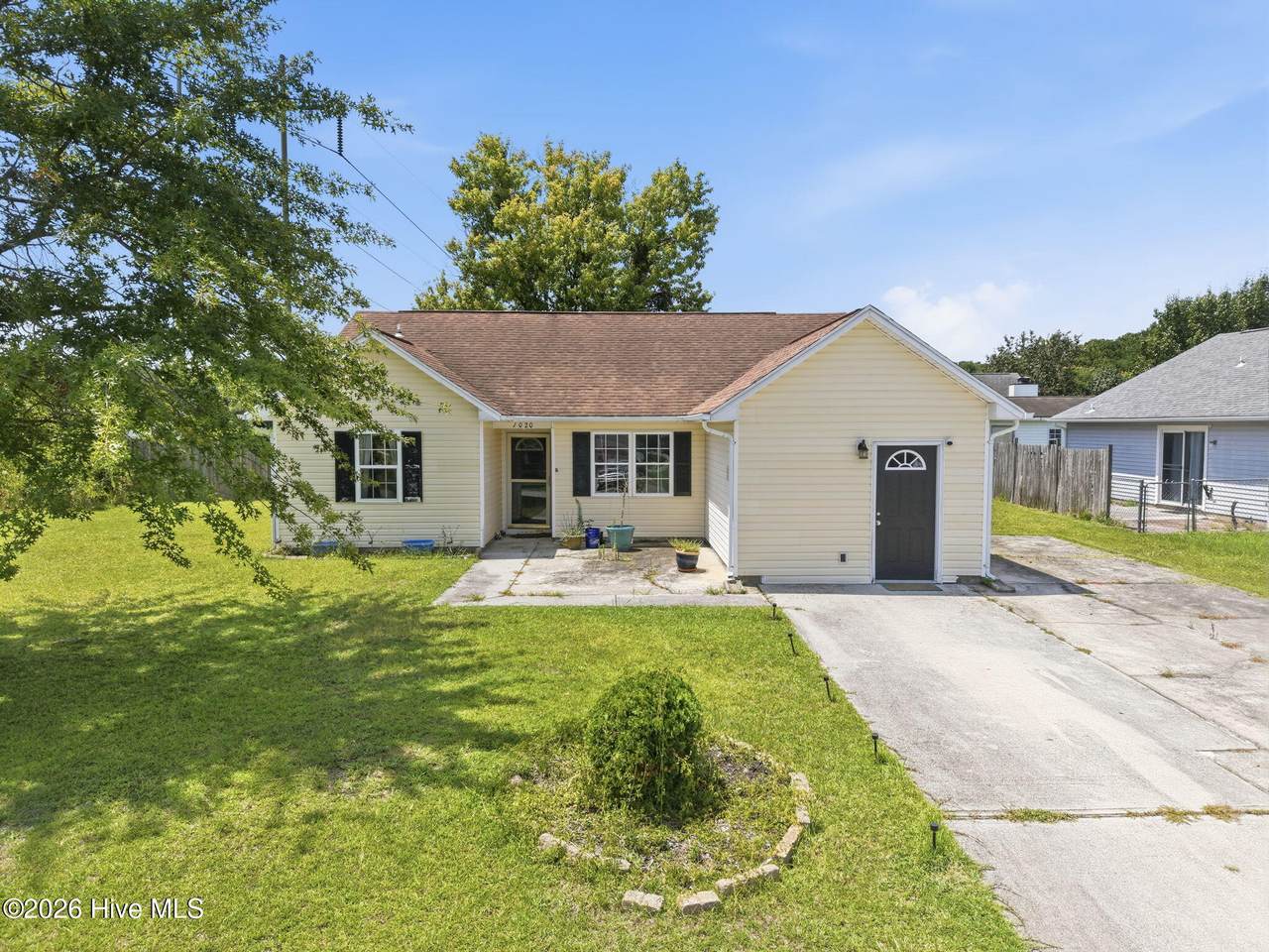 1020 Furia Drive - Photo 1