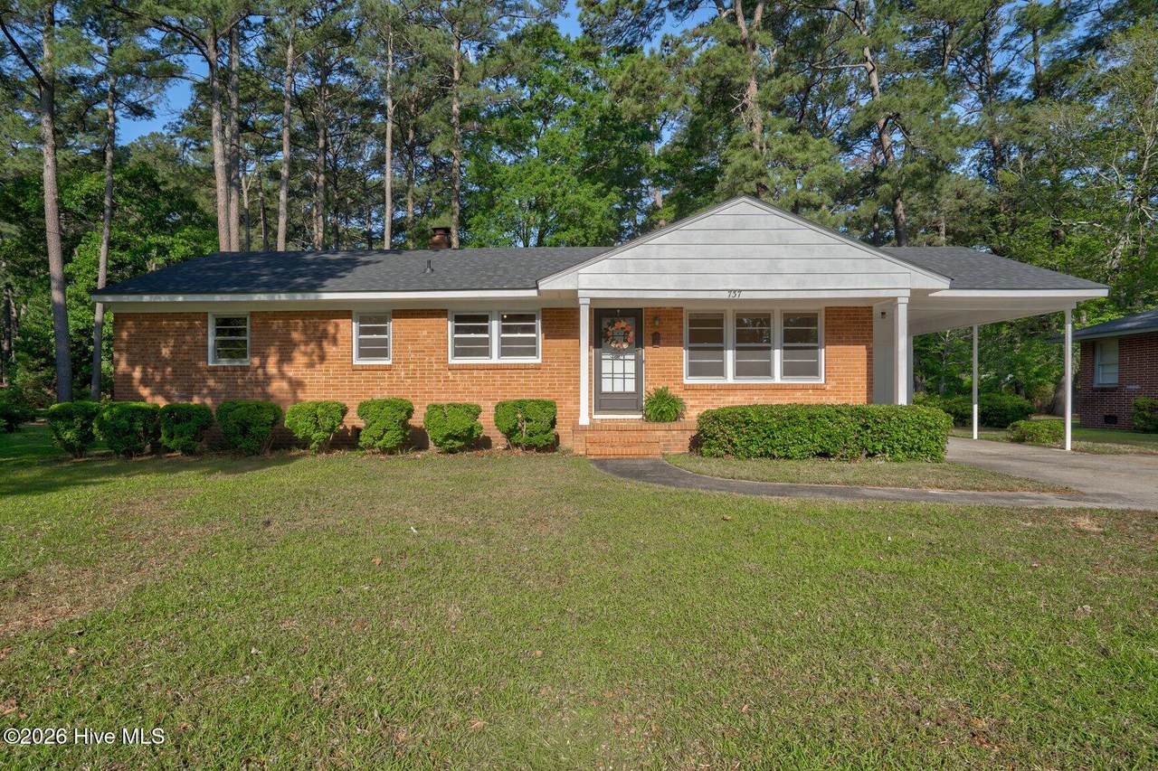 737 Haven Boulevard - Photo 1