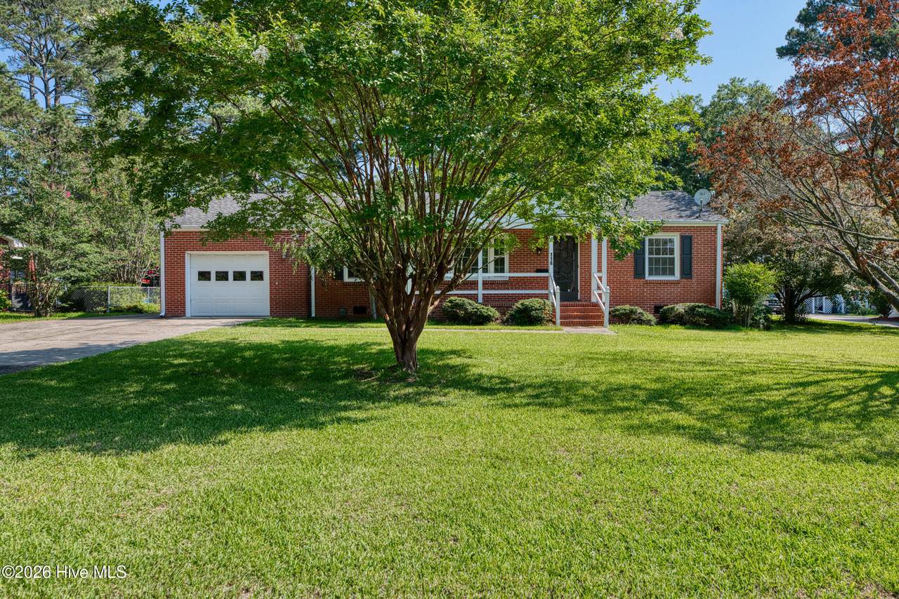 116 Plymouth Road - Photo 1