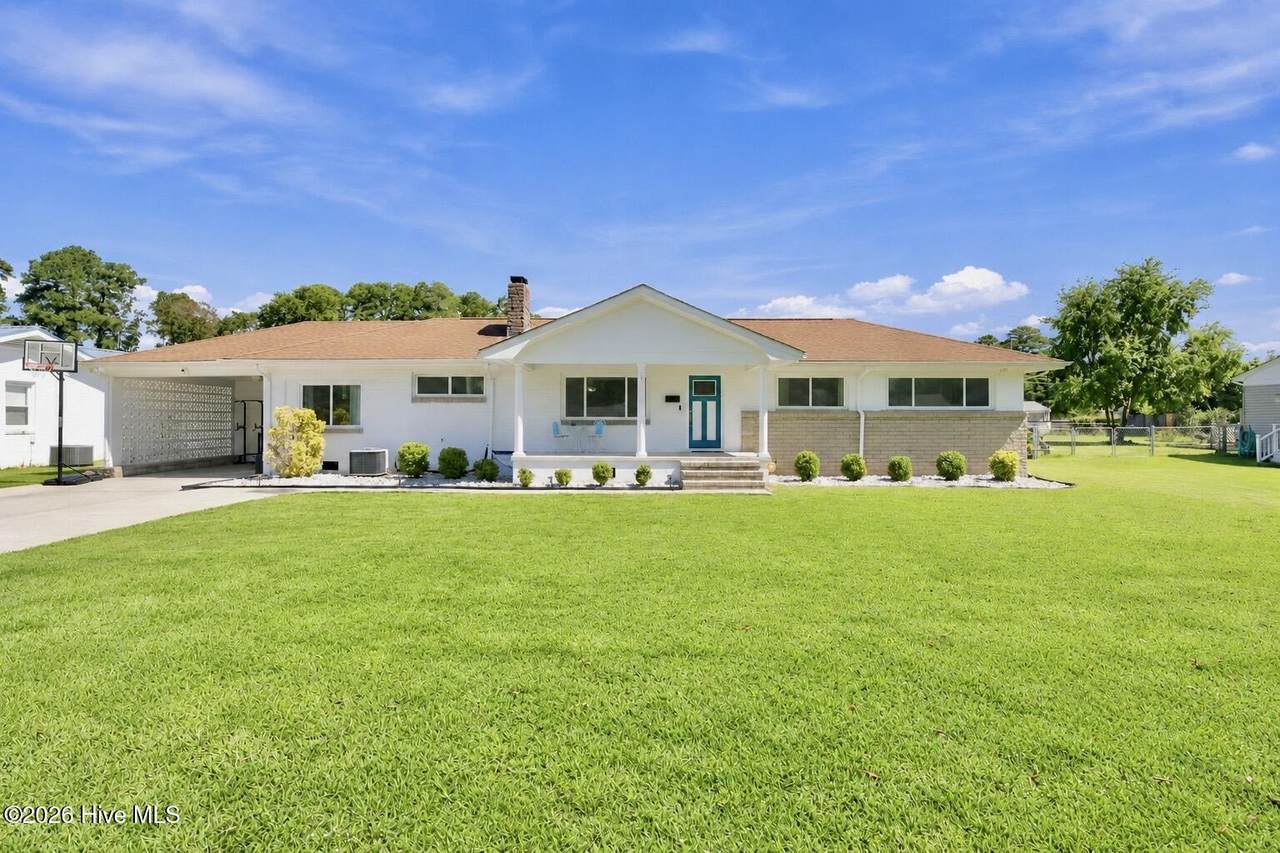 908 Greenfield Heights Boulevard - Photo 1