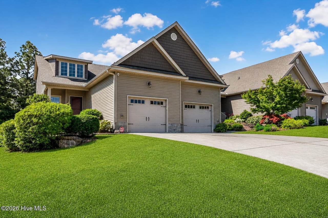114 Cypress Circle - Photo 1