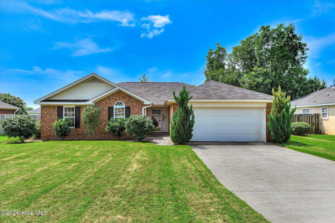 135 Summerfield Circle - Photo 1