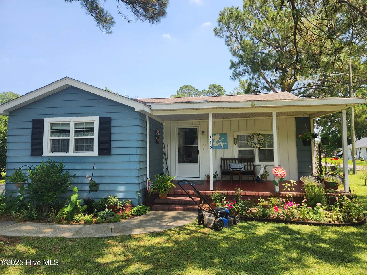 215 Lee Avenue - Photo 1