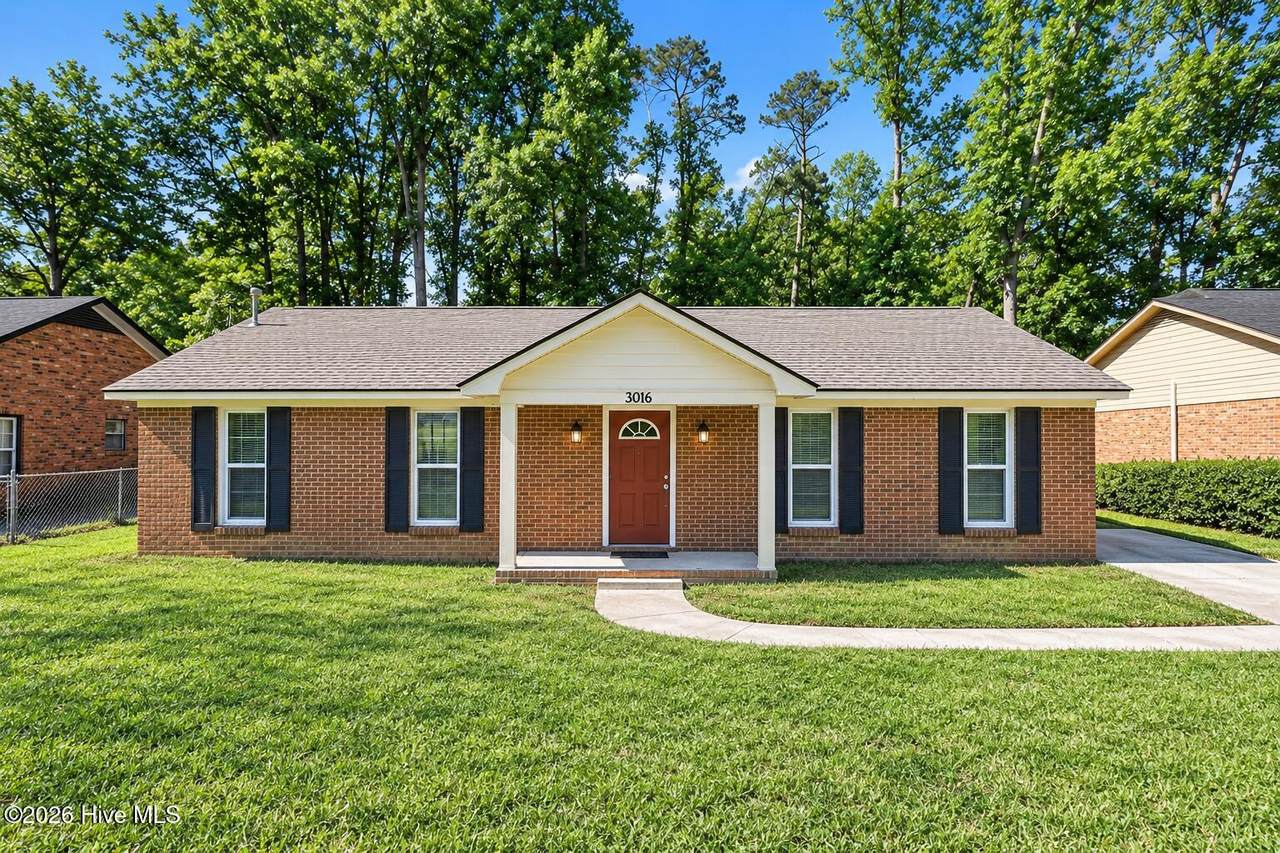 3016 Mistletoe Avenue - Photo 1