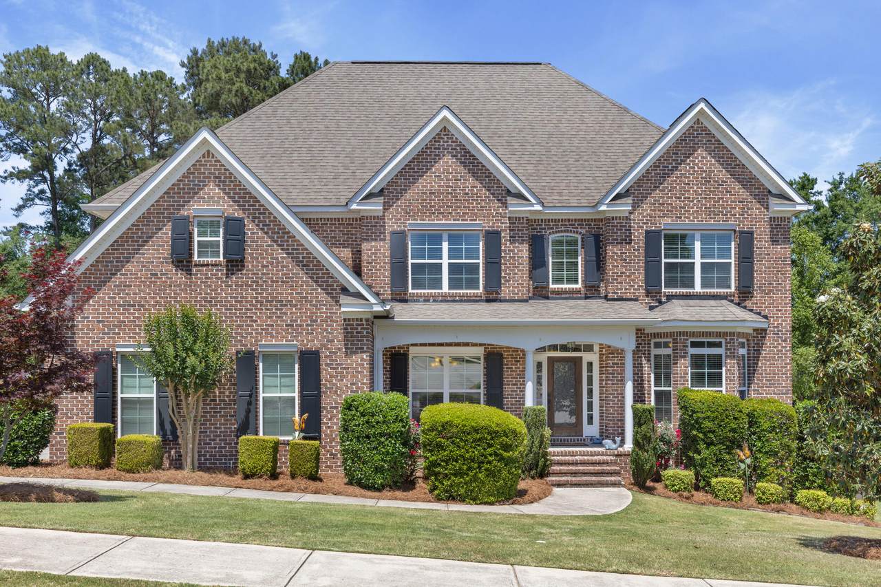 2512 Laurel Drive - Photo 1
