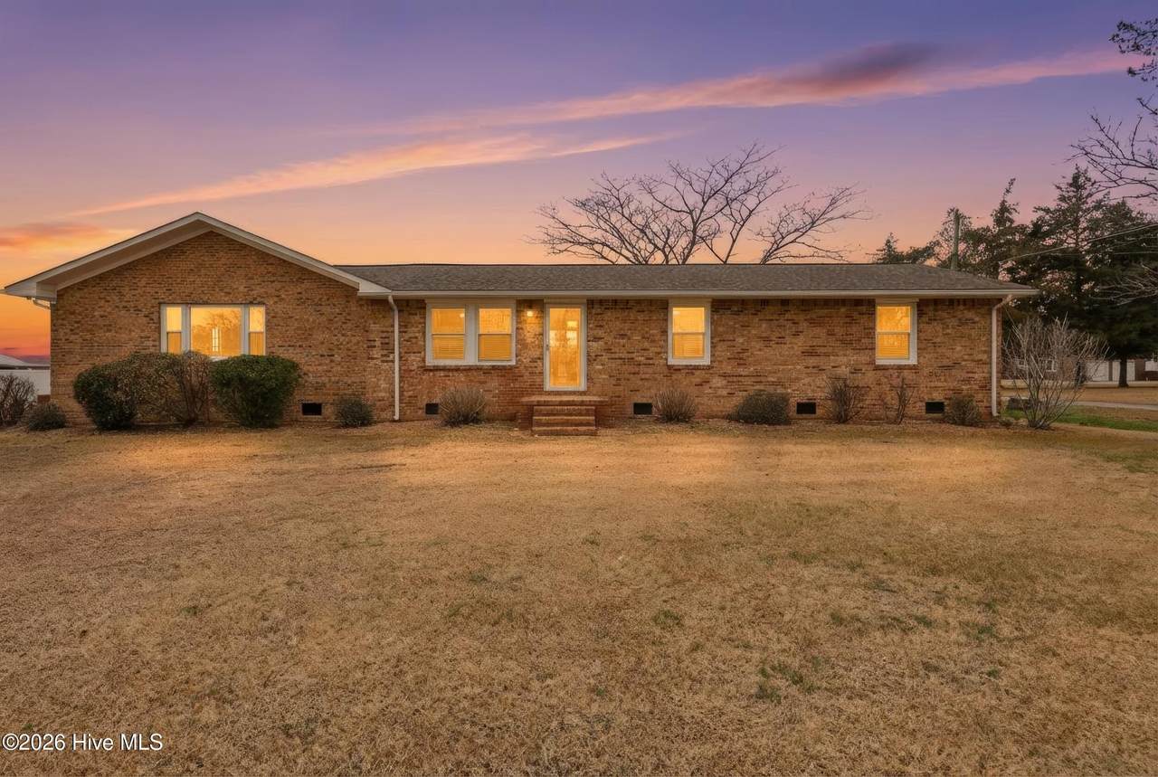 157 Seymour Drive - Photo 1