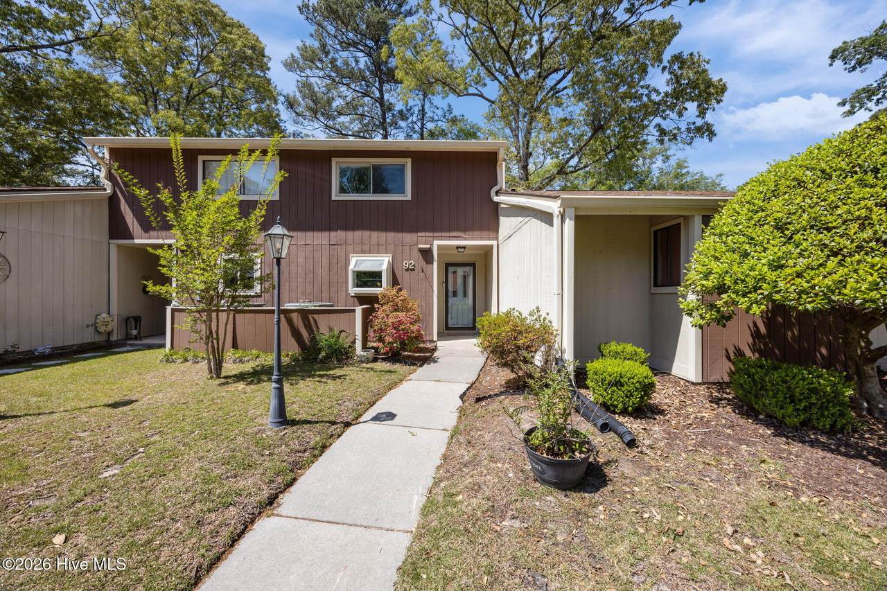 92 Quarterdeck Townes - Photo 1