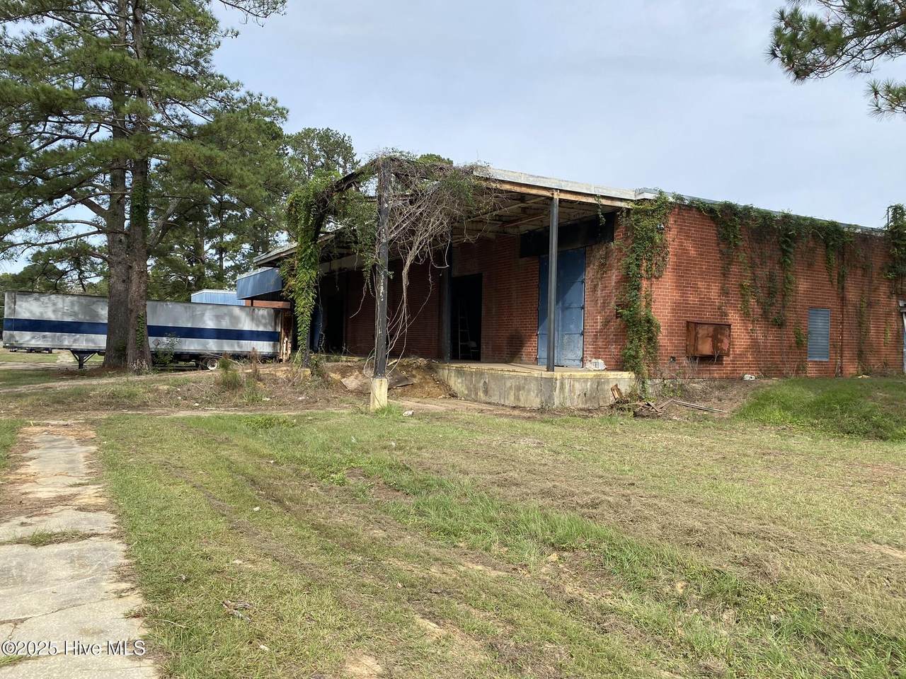 523 Flitter Hill Road - Photo 1