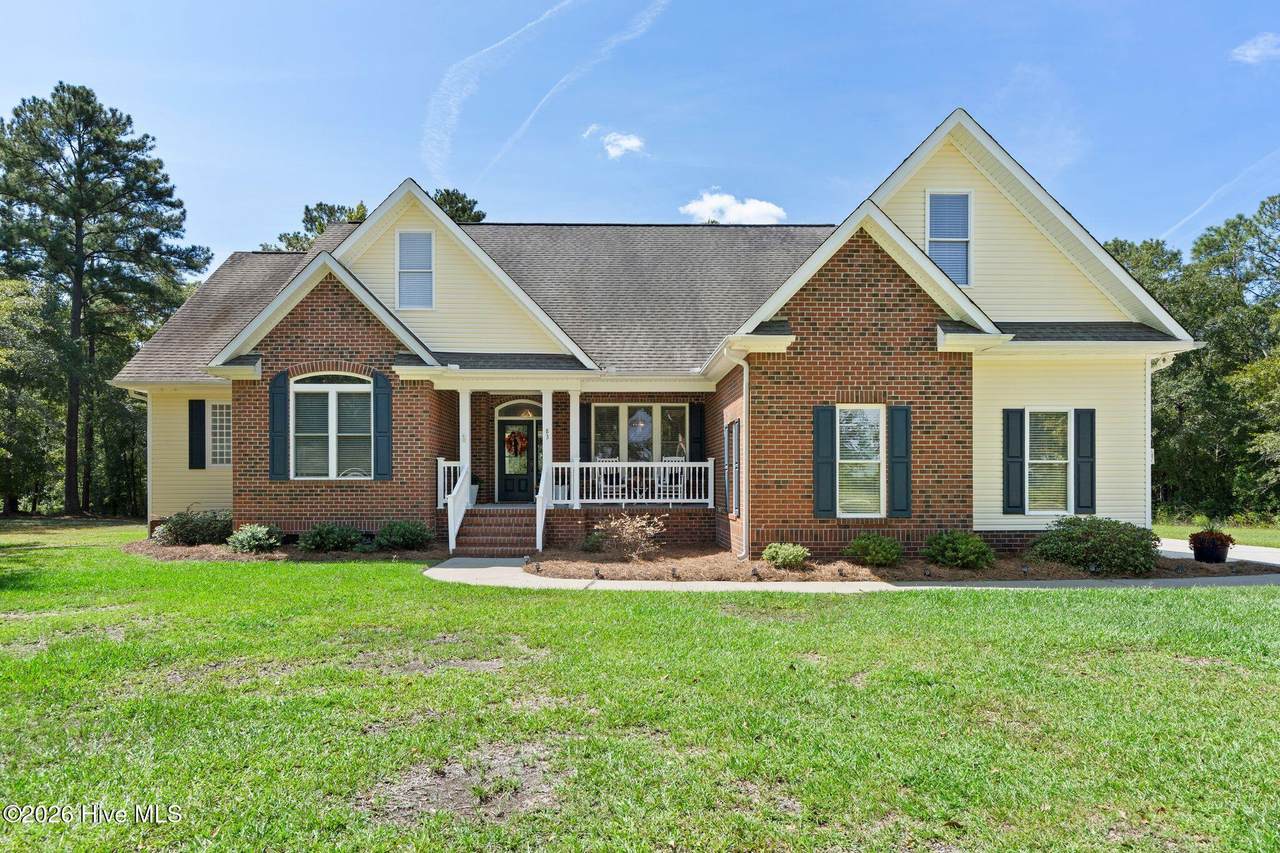 83 Waverly Drive - Photo 1