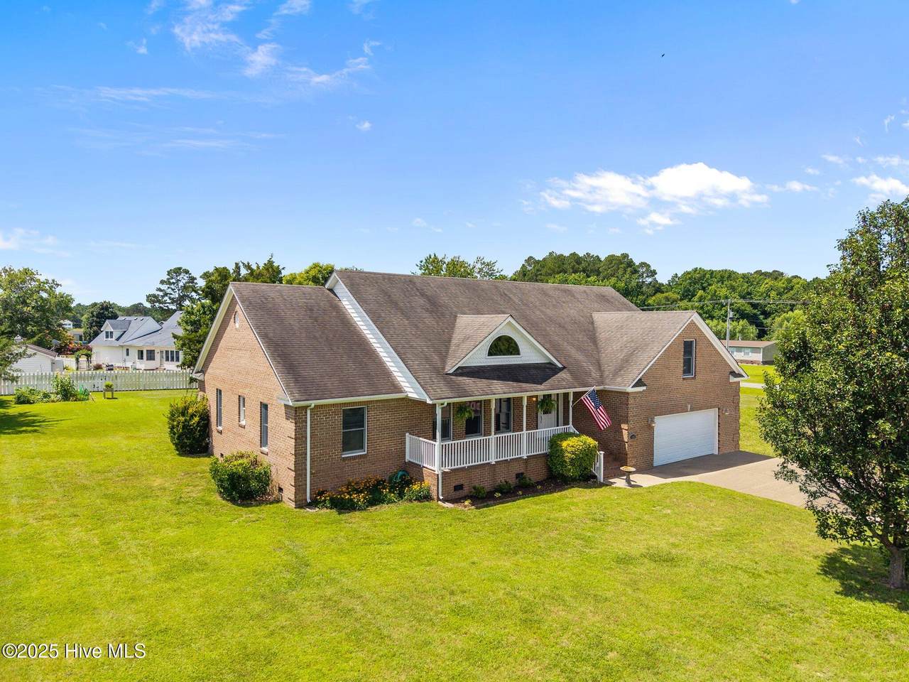 100 Whispering Pines Court - Photo 1