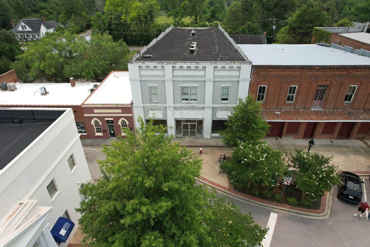 112 Courthouse Square - Photo 1