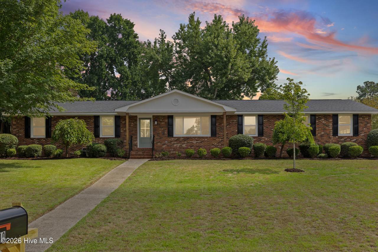 10 Knollwood Boulevard - Photo 1