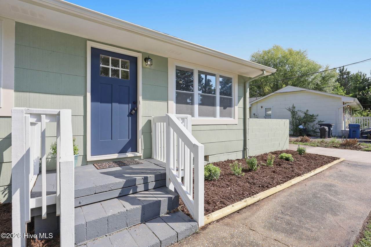 319 Lakewood Drive - Photo 1