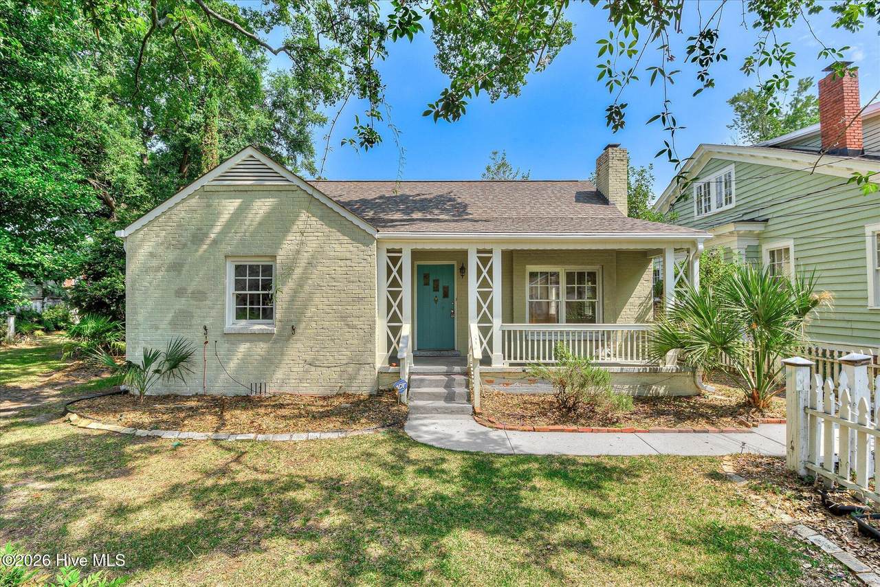 2643 Raymond Avenue - Photo 1