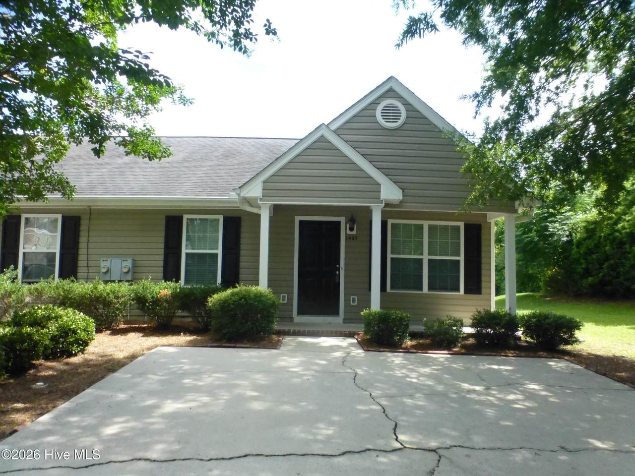 1433 Anna Way - Photo 1