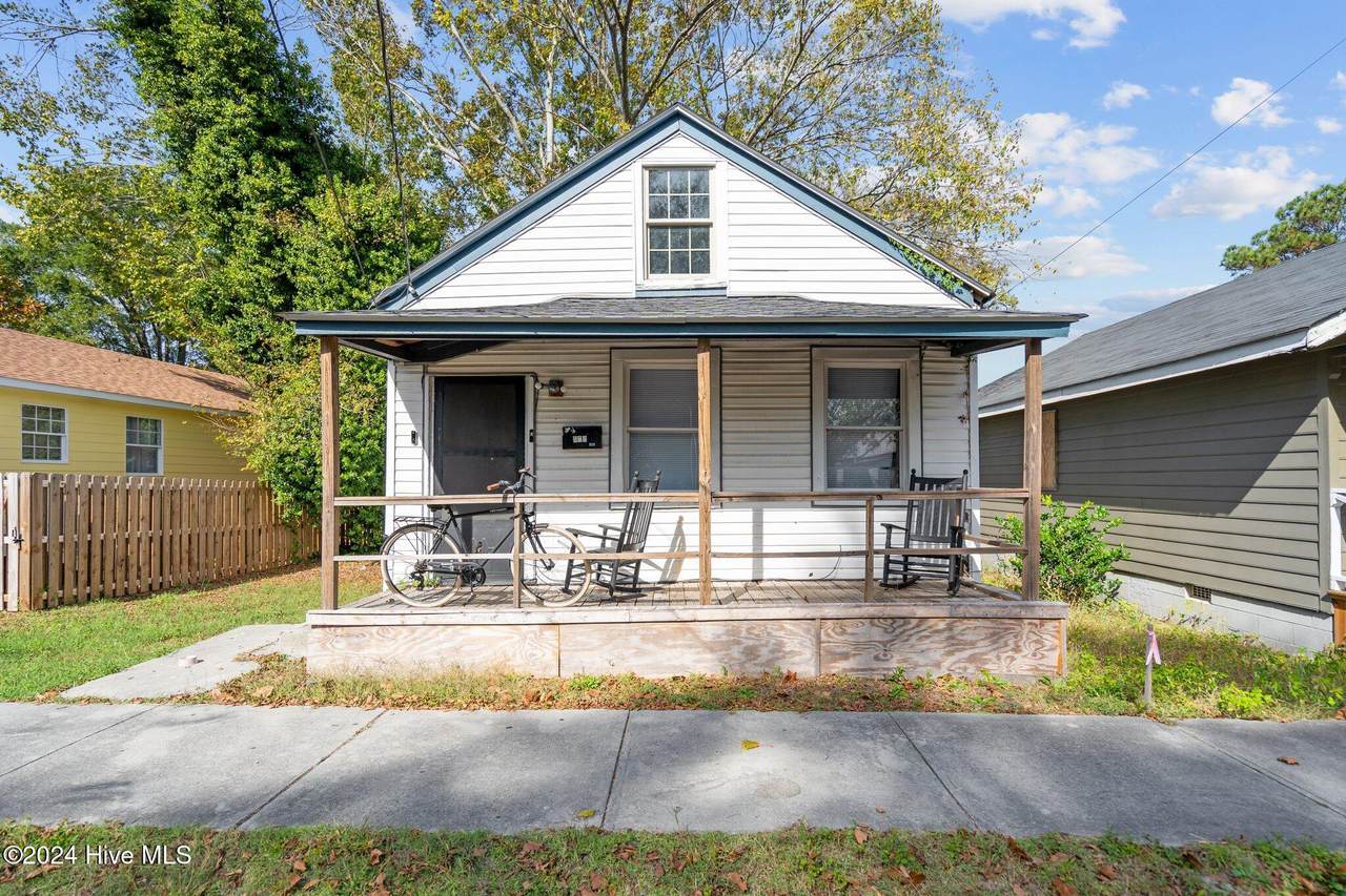 513 Swann Street - Photo 1