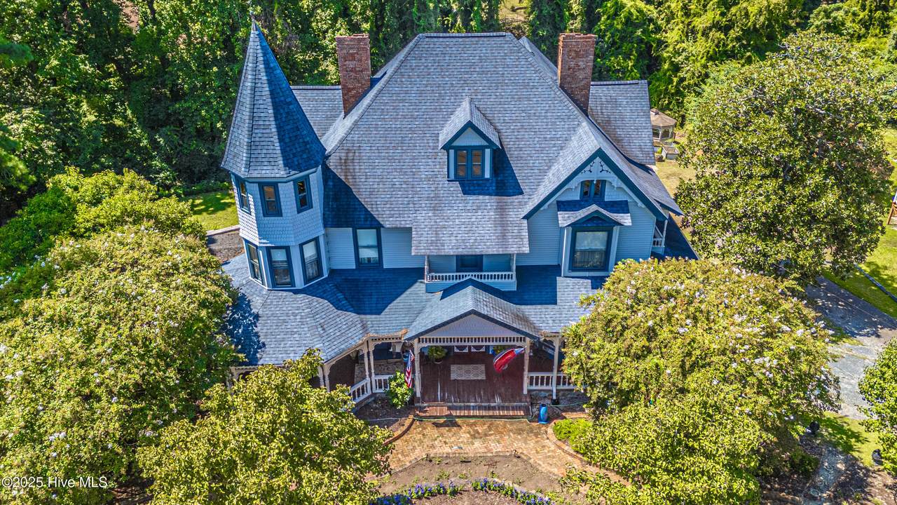 301 Mcreynolds Street - Photo 1