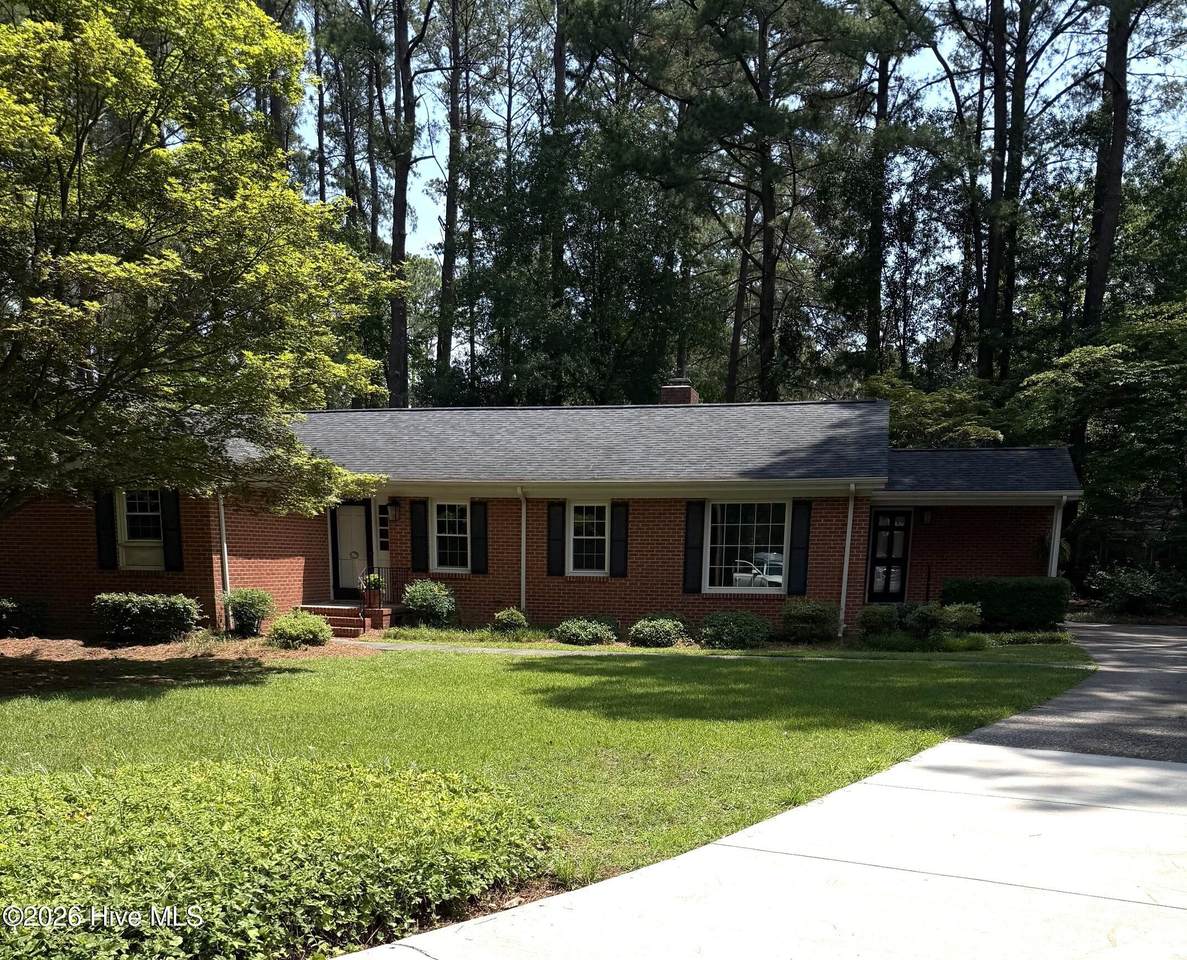 1106 Peachtree Place - Photo 1