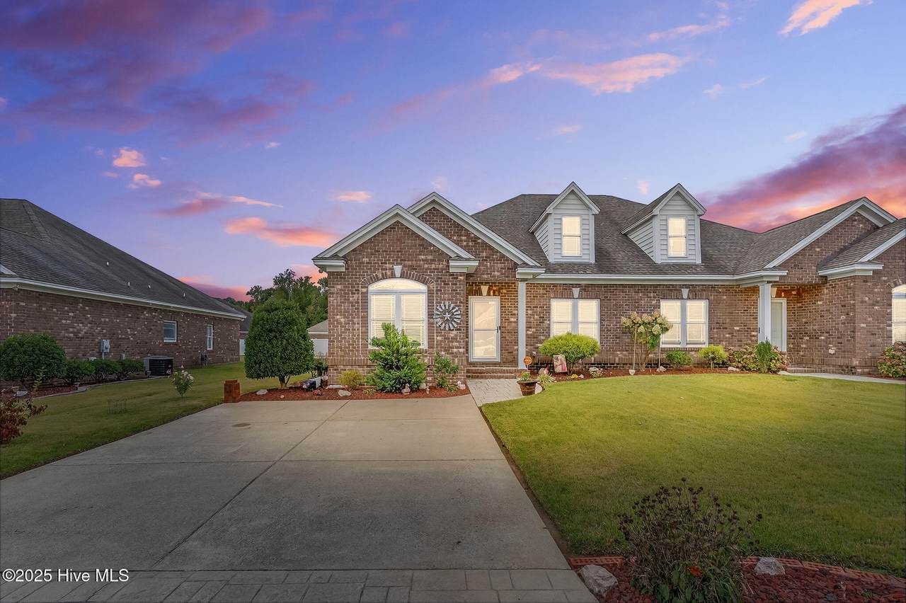 128 Bridgeport Court - Photo 1