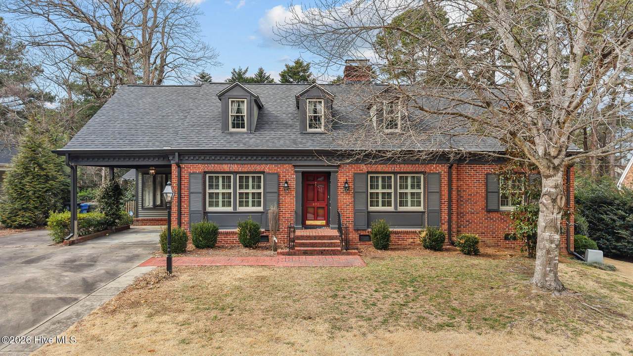 401 Brentwood Drive - Photo 1