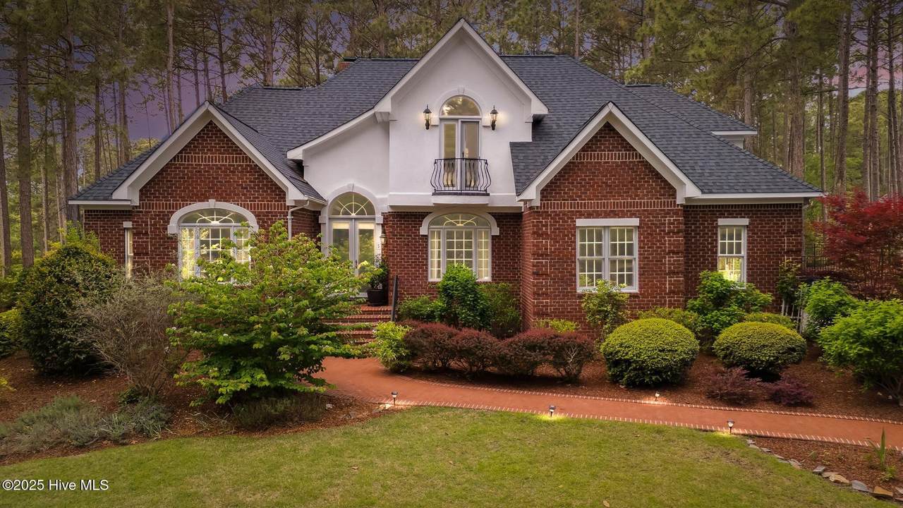 5 Wake Forest Court - Photo 1