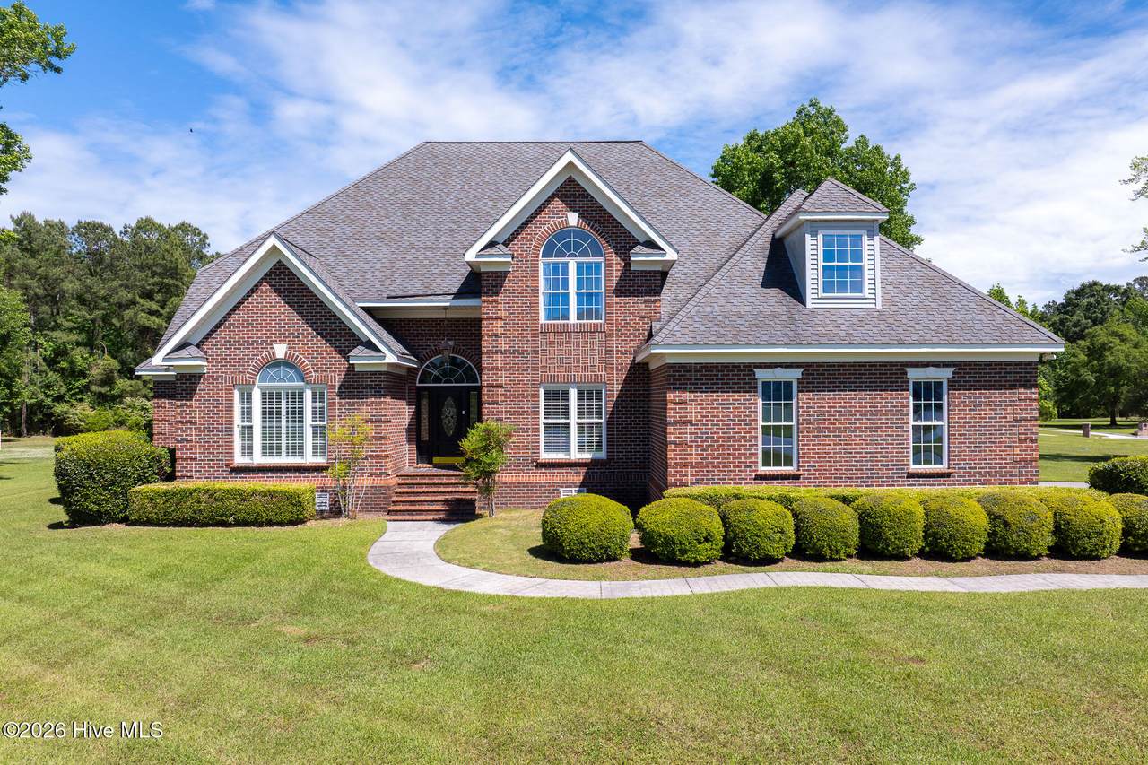305 Harvest Drive - Photo 1
