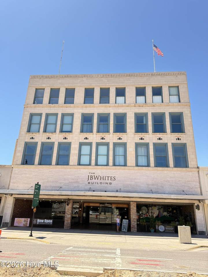 936 Broad Street - Photo 1