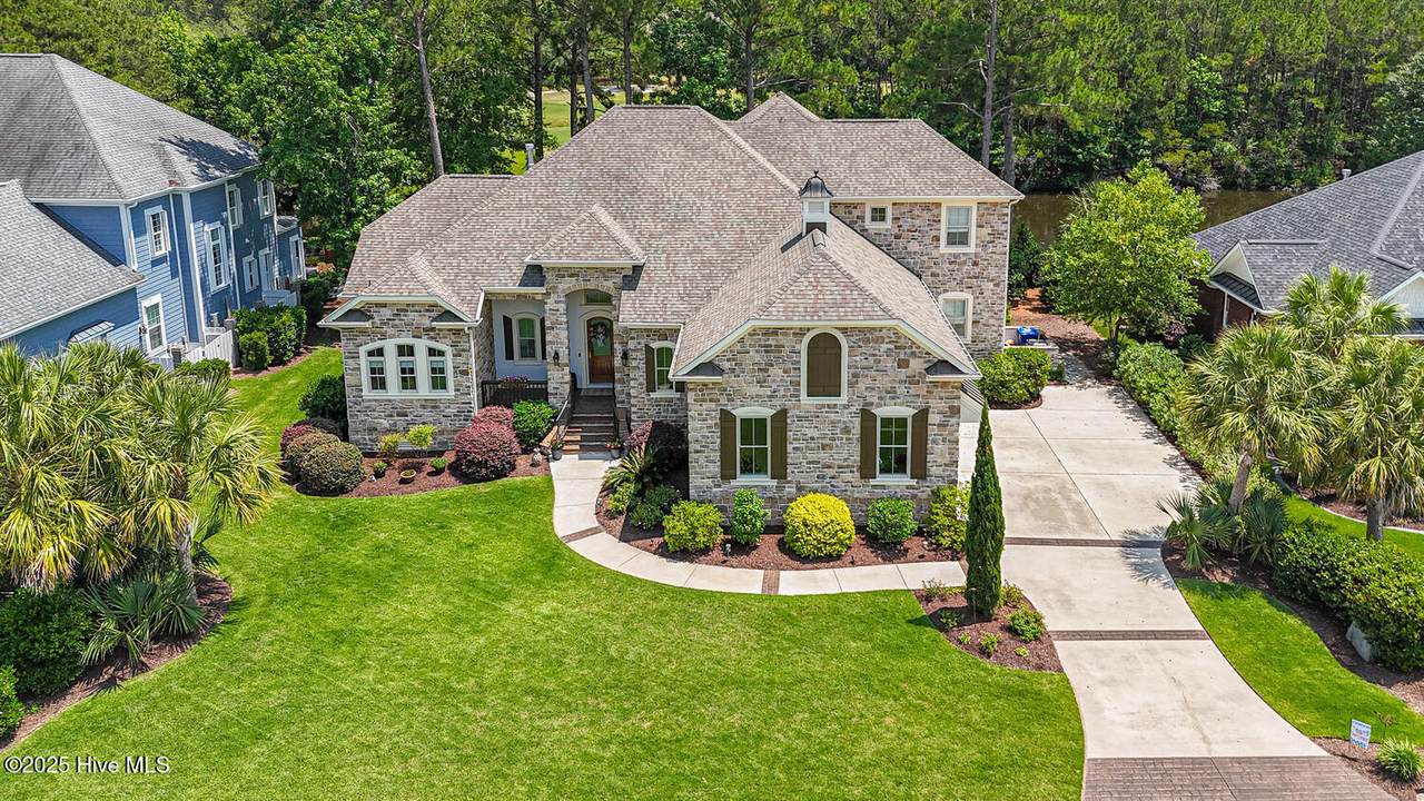 558 Westchester Place - Photo 1