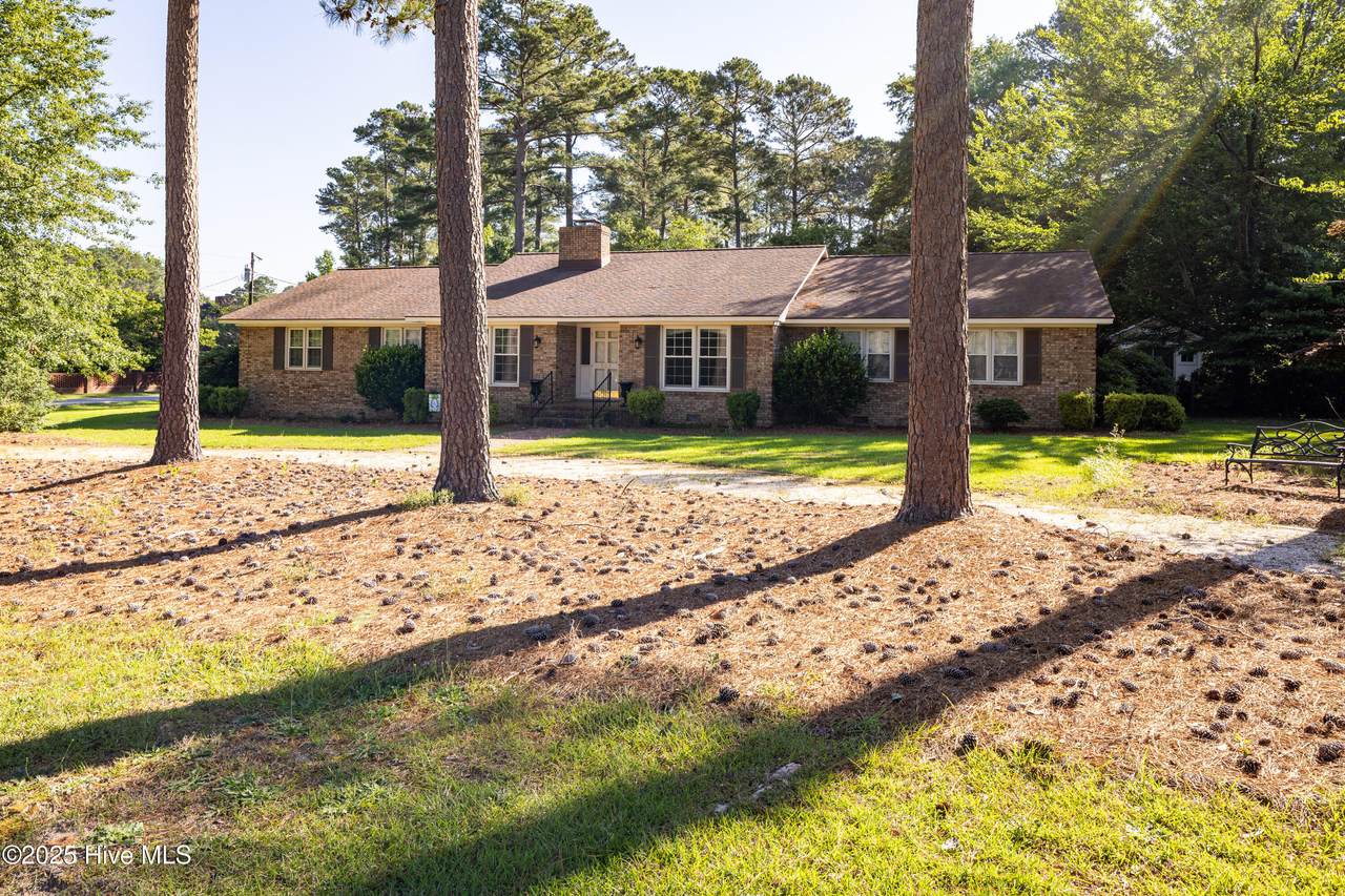 202 Forest Drive - Photo 1