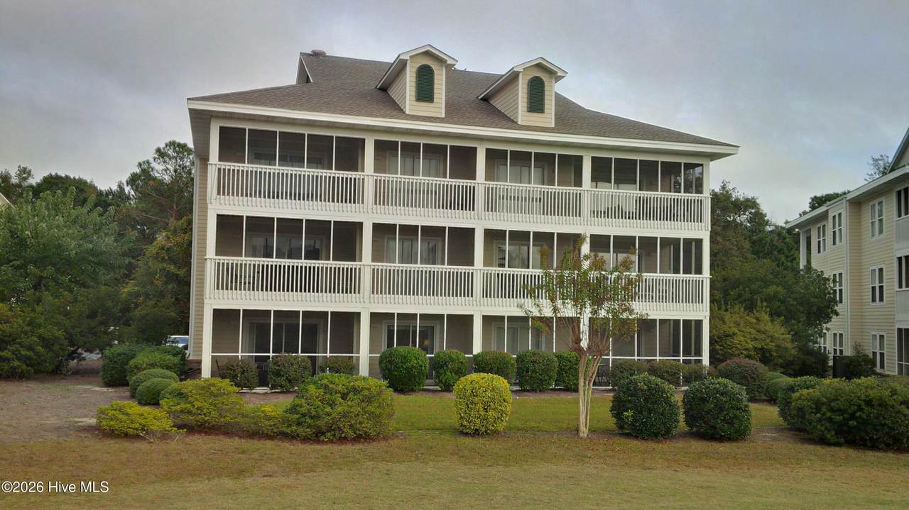 3350 Club Villas Drive - Photo 1