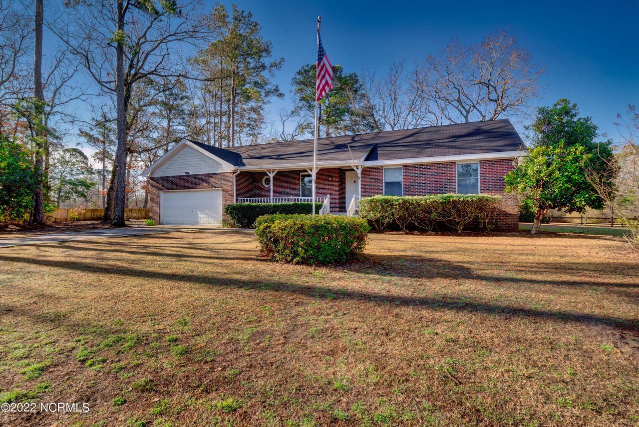 103 Bermuda Circle - Photo 1