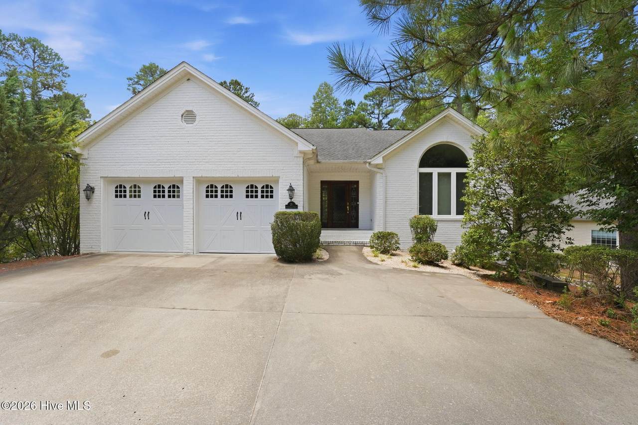 25 Kingswood Circle - Photo 1