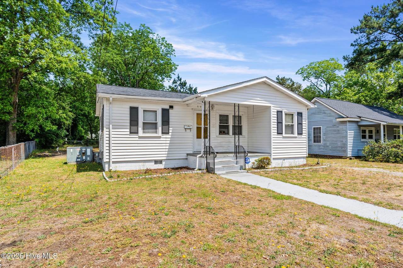 506 Charlotte Street - Photo 1