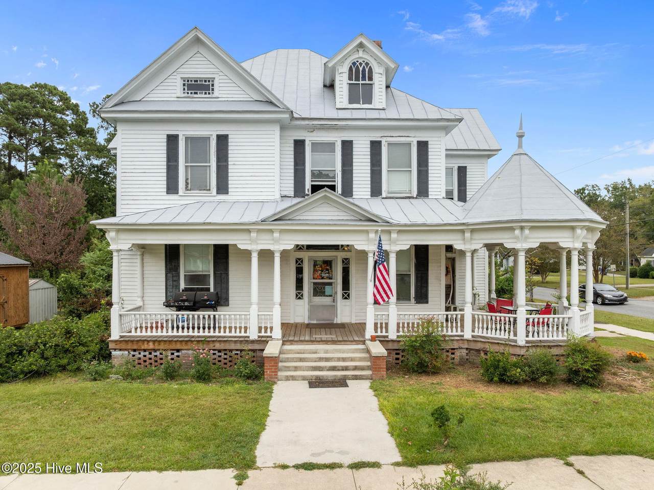 675 Second Street - Photo 1