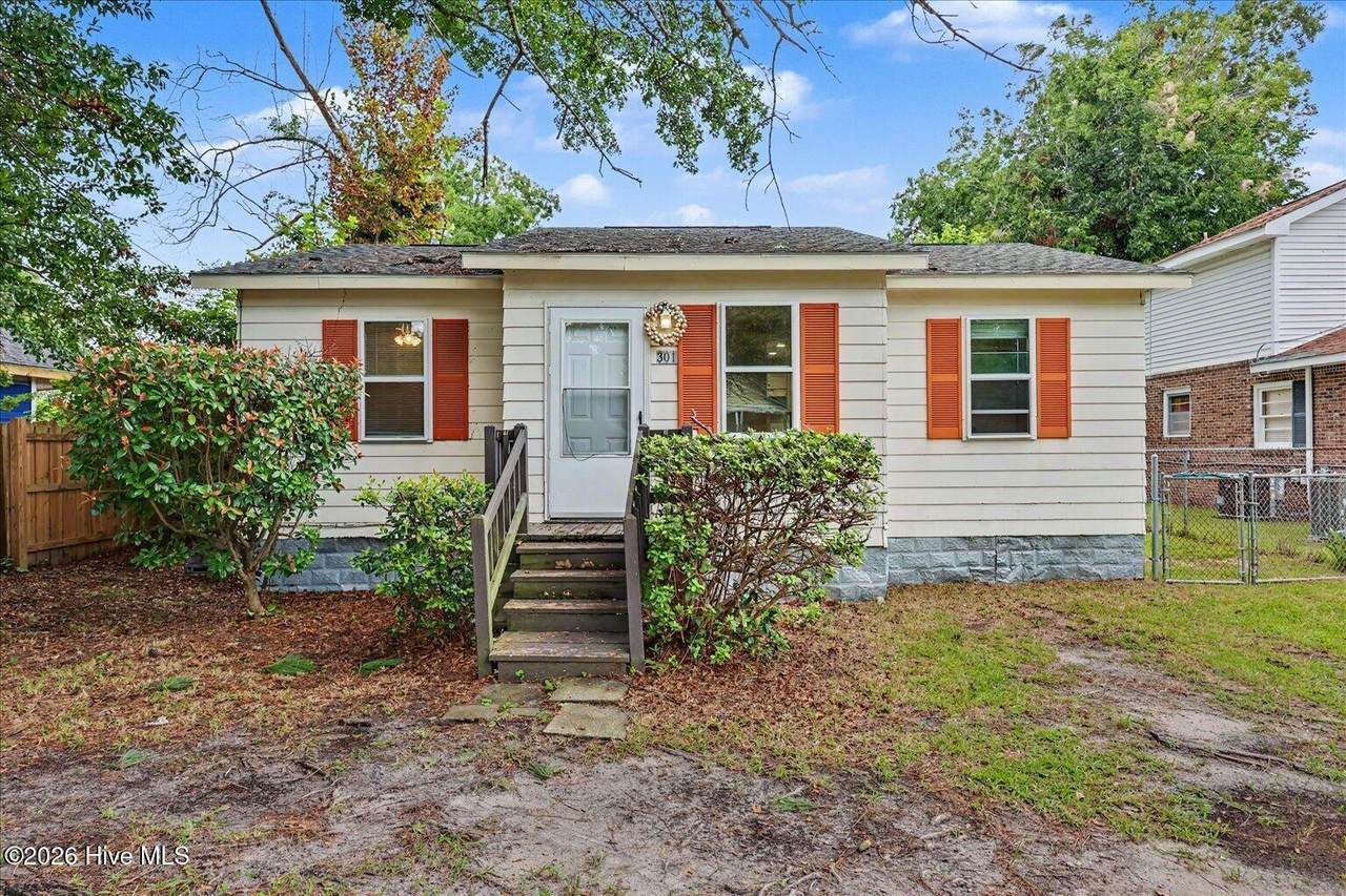 301 Montgomery Avenue - Photo 1