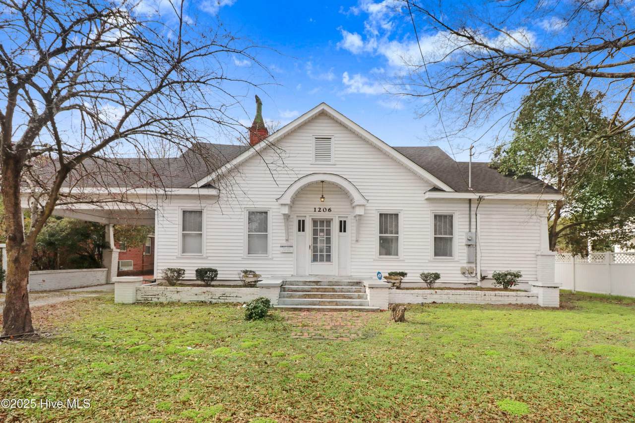 1206 Ash Street - Photo 1