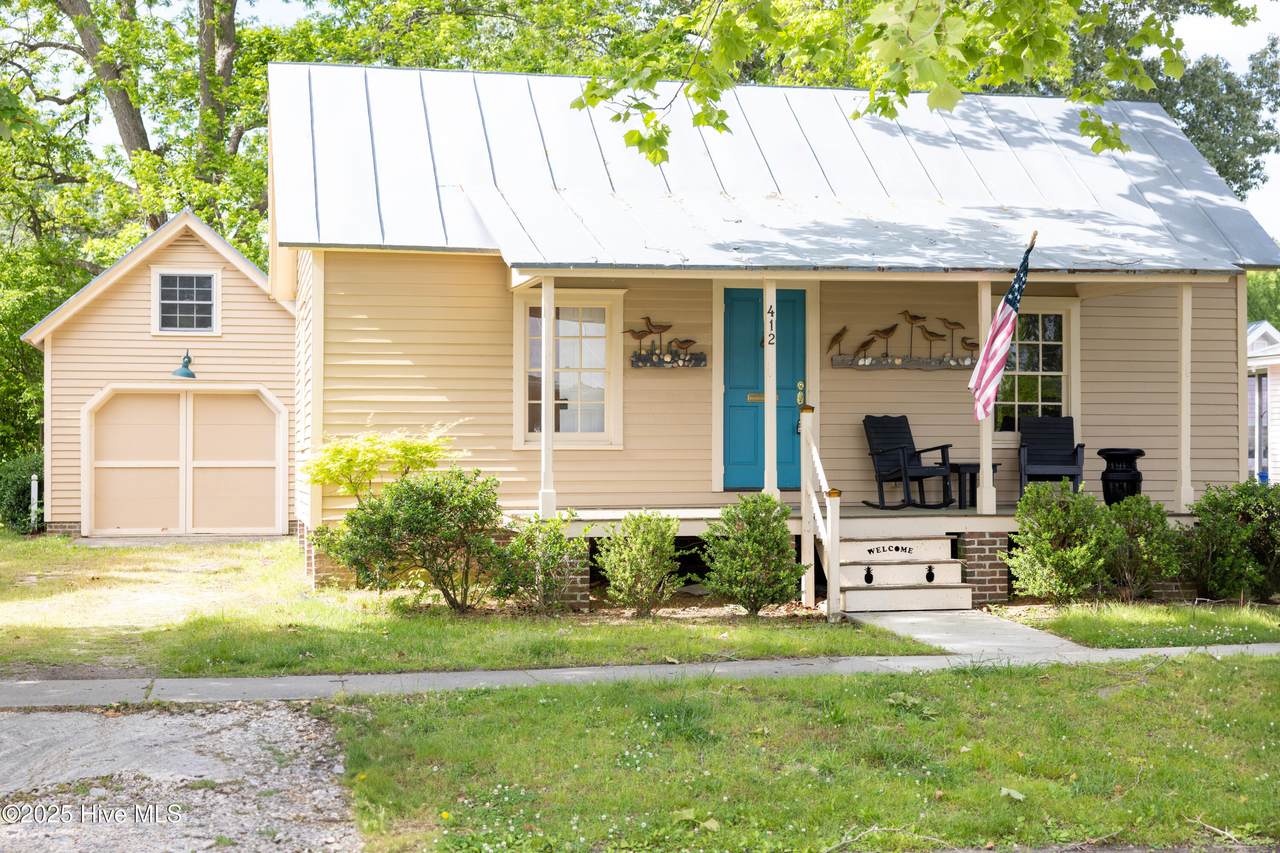 412 Phillips Street - Photo 1