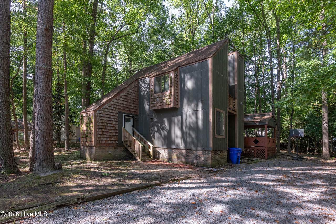 107 Tanglewood Drive - Photo 1
