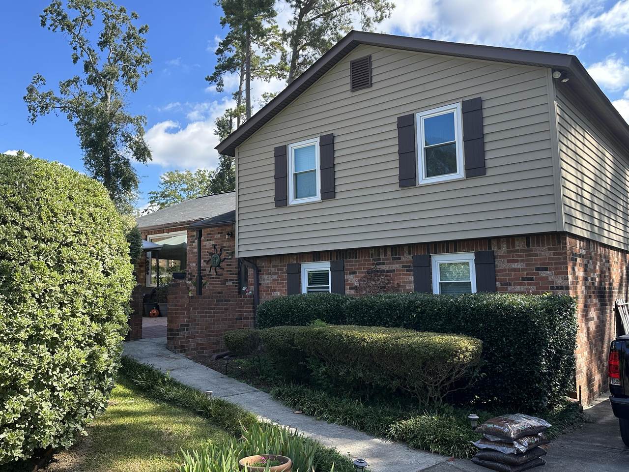340 Oakleaf Court - Photo 1