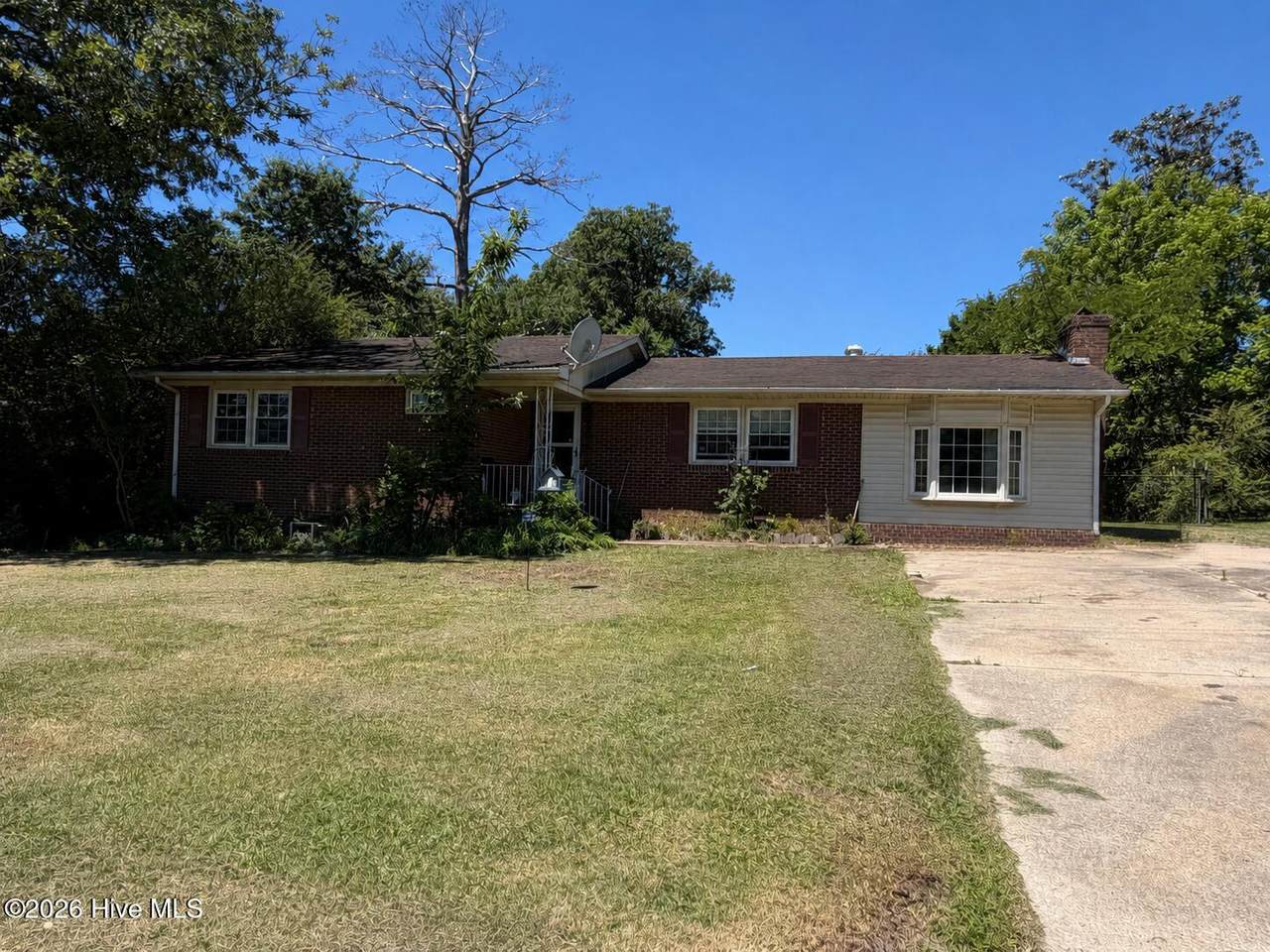 1116 Riverside Circle - Photo 1