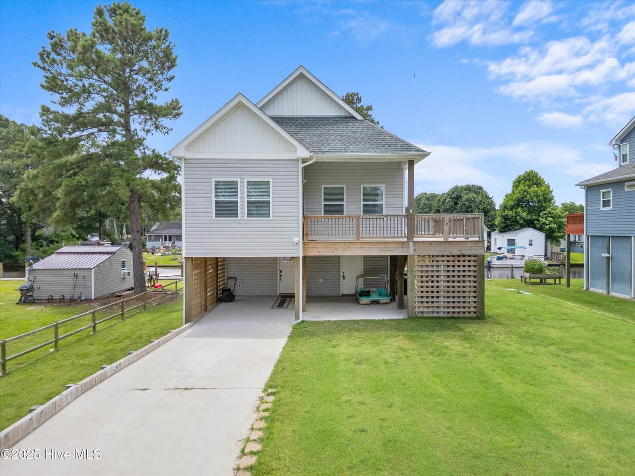 105 Barracuda Street - Photo 1