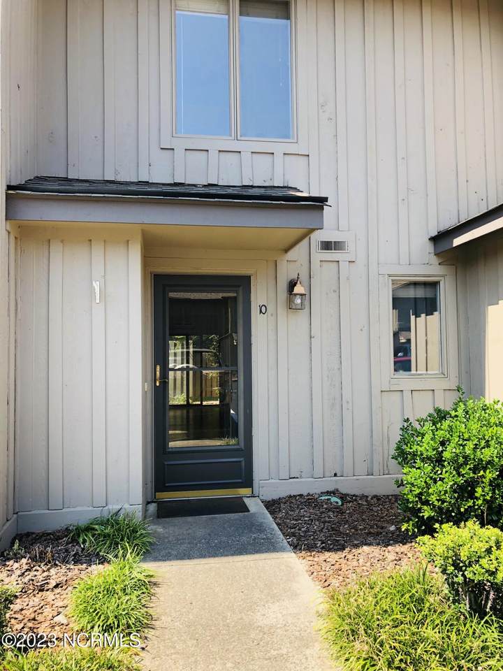 940 Linden Road - Photo 1