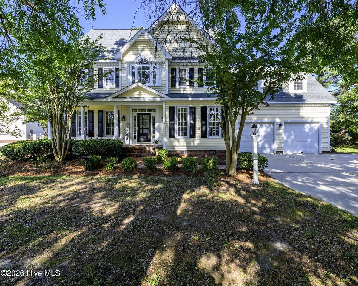 906 Leeward Drive - Photo 1