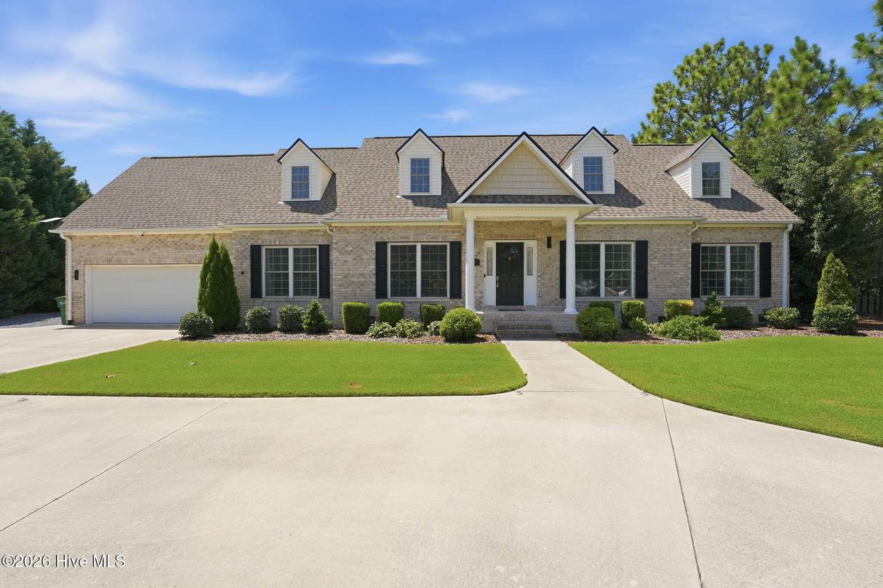 5 Stallion Place - Photo 1