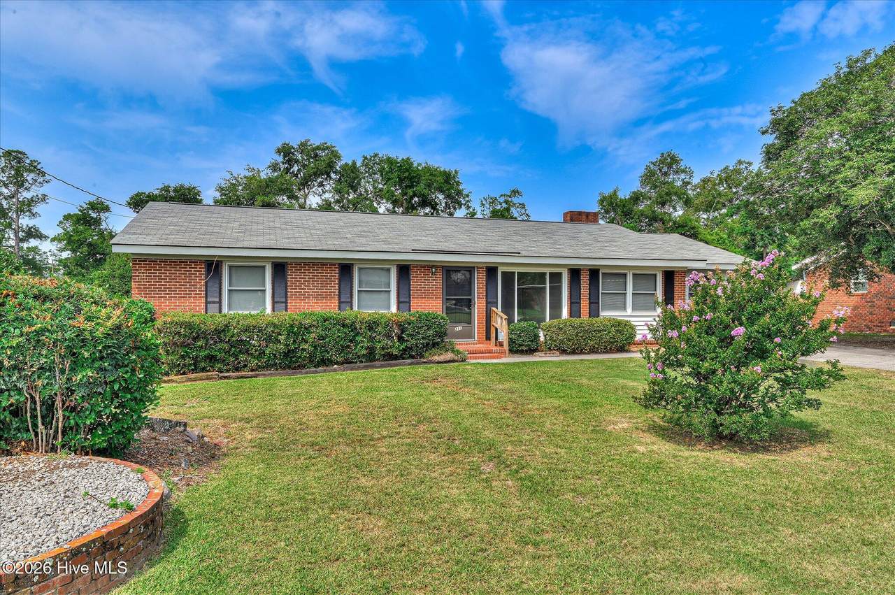 211 Casa Linda Drive - Photo 1