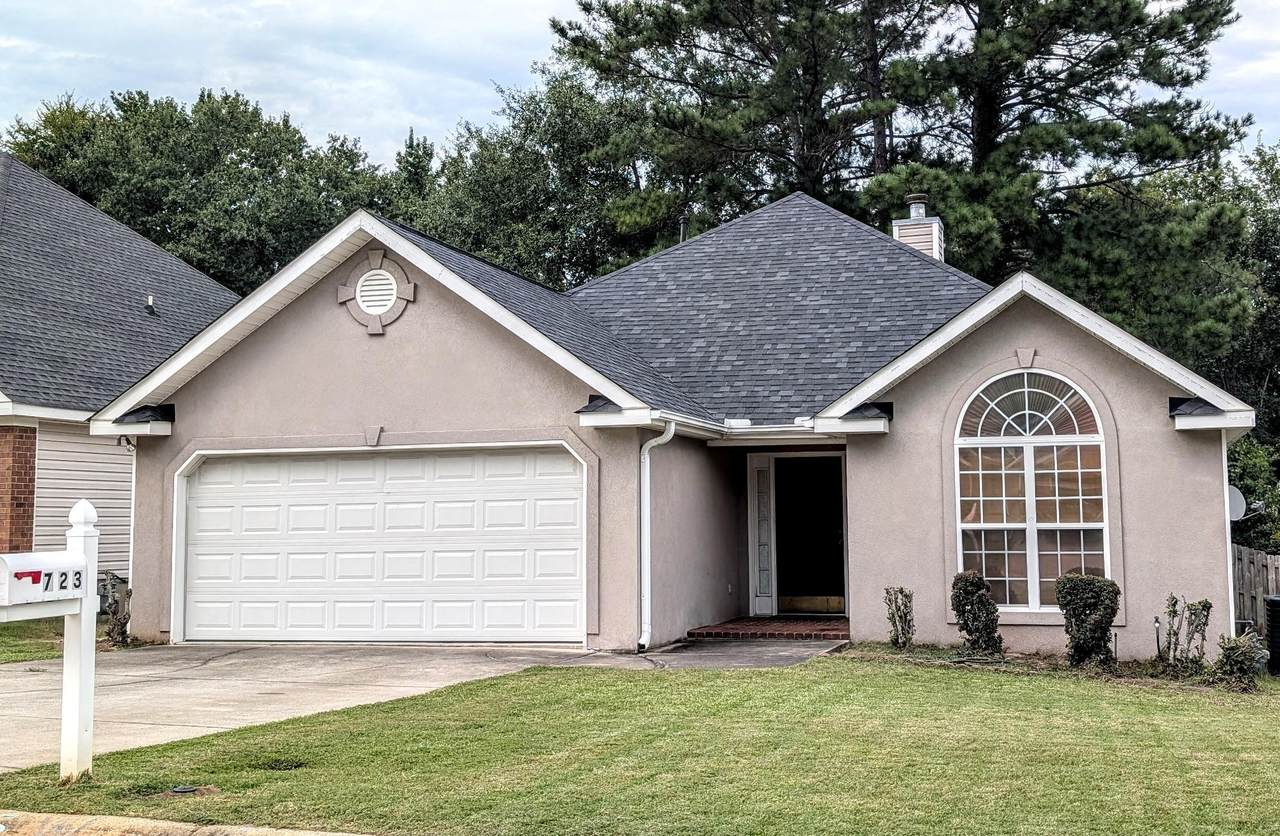 723 Bradford Lane - Photo 1